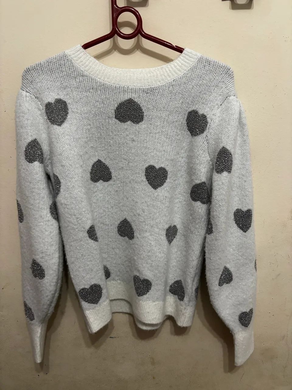 Blusa suéter feminino M branco com estampa de coração - Foto 3