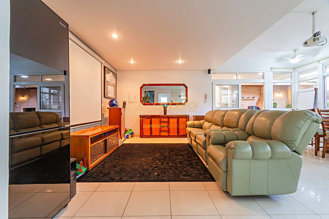 Casa em Condomínio com 550 m de terreno - OFERTA SEM CONCORRÊNCIA !