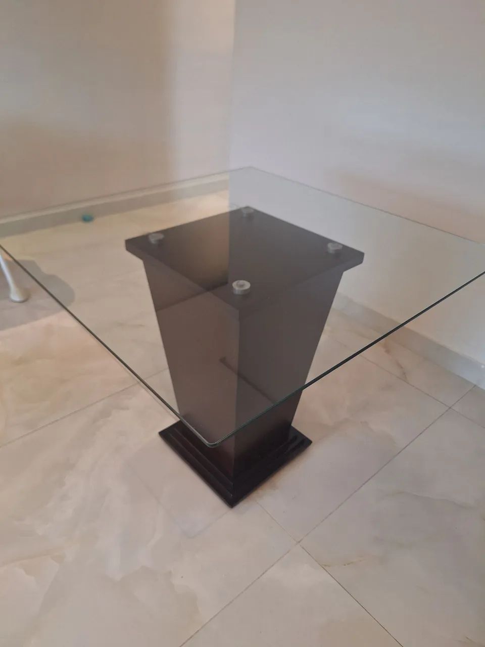 Mesa jantar quadrada 100x100cm Tampo vidro temperado e base MDF - Foto 2