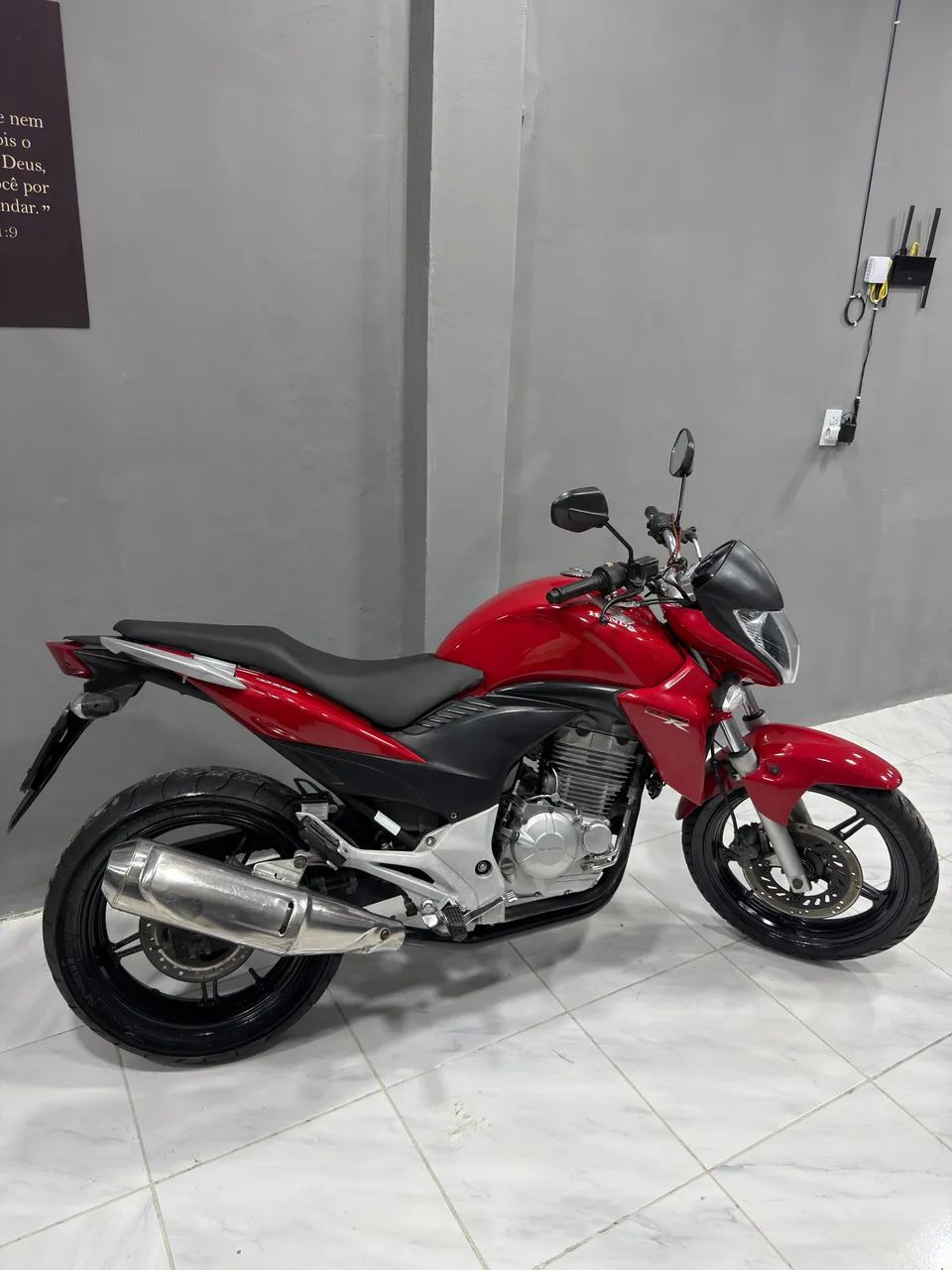 CB300  - Foto 2