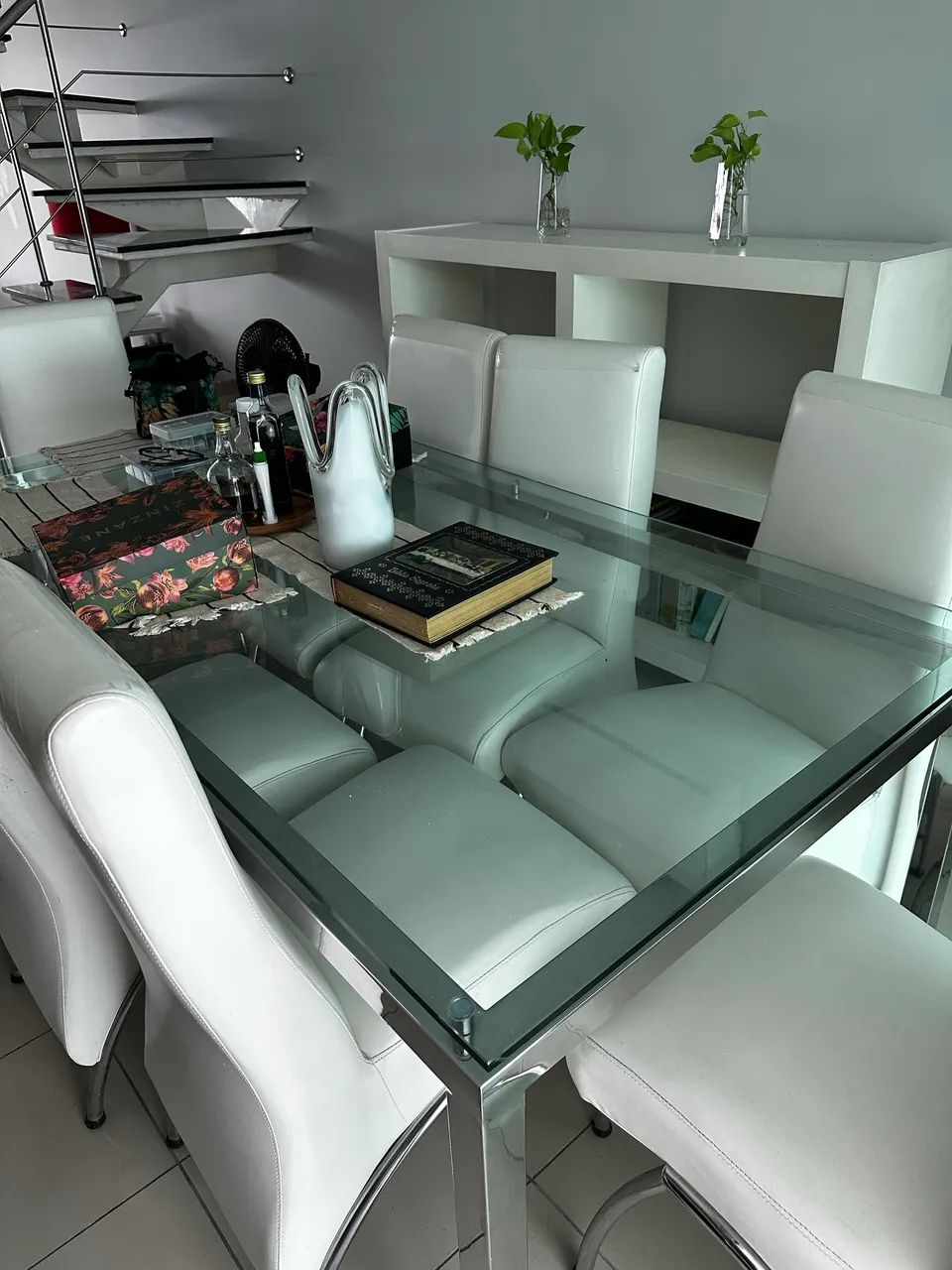 Mesa de jantar de vidro com 8 cadeiras - Foto 2