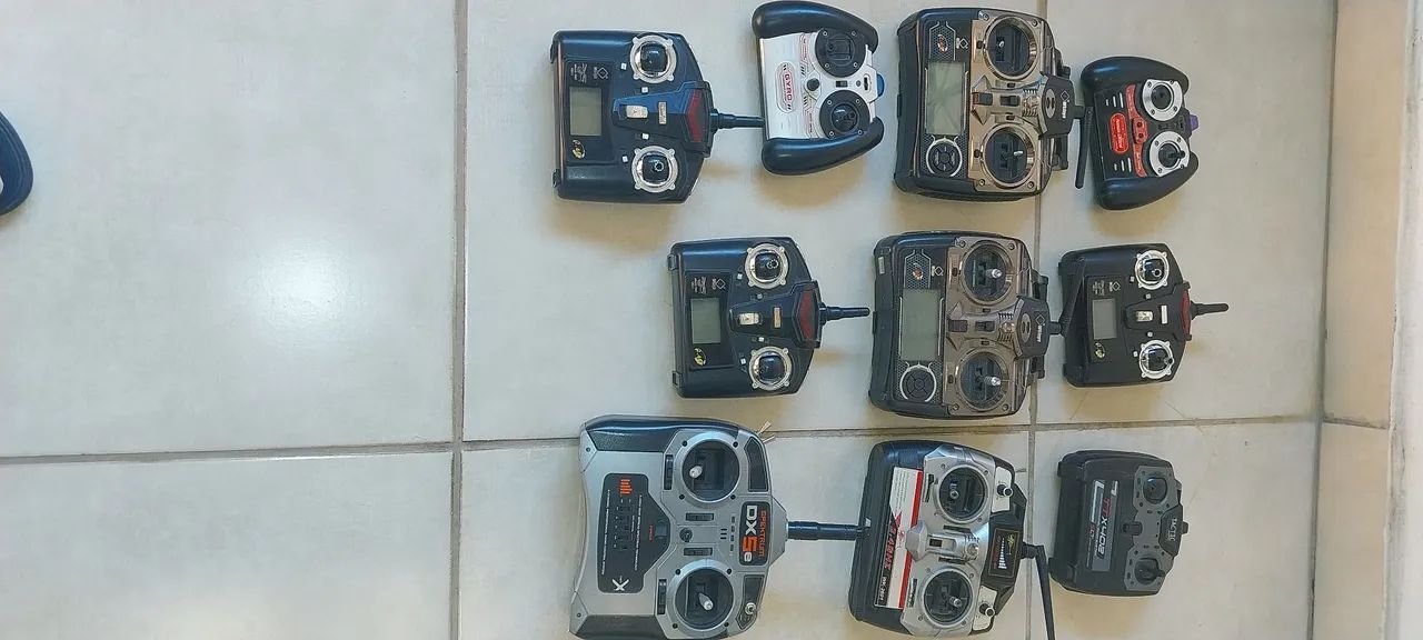 Lote de r ádios aeromodelo  - Foto 2
