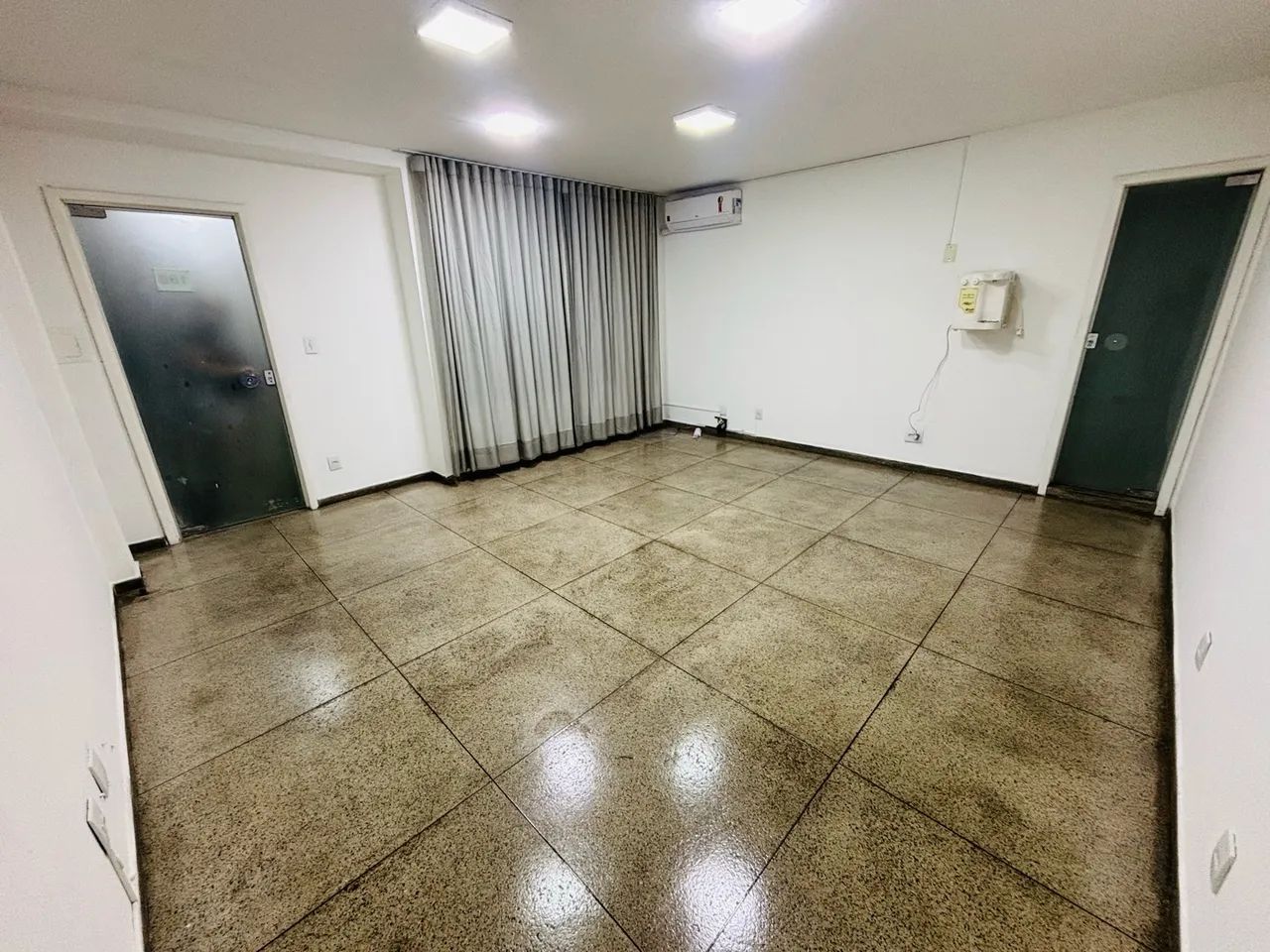 Alugo Sala Comercial Av. Brasil - Iguaçu  - Foto 3