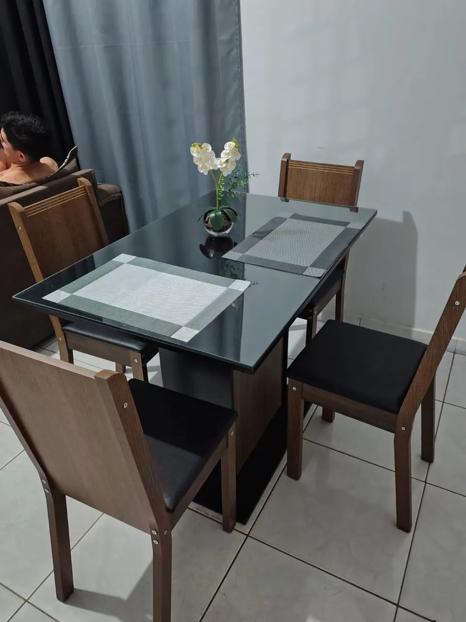 Mesa com cadeiras