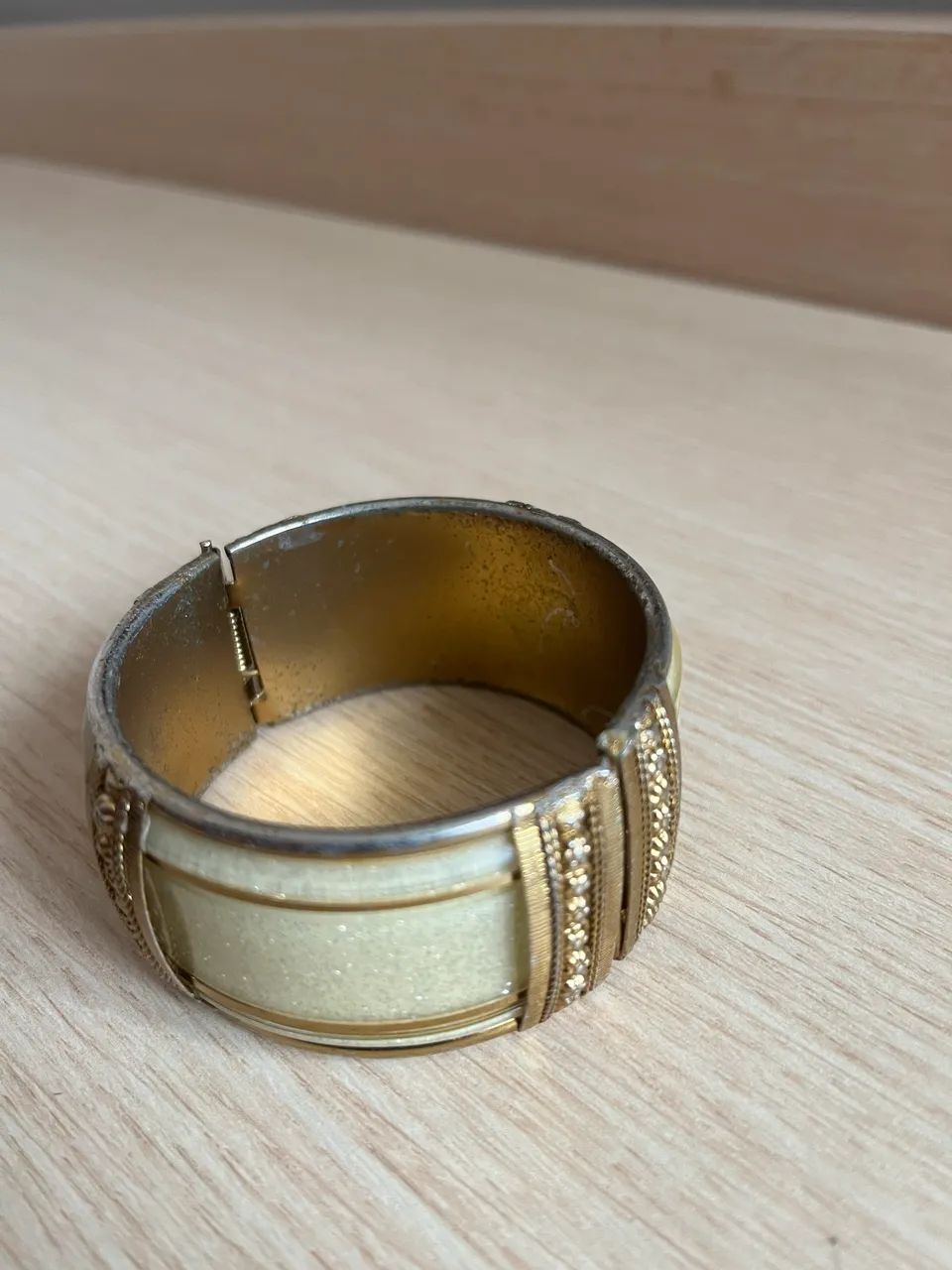 Bracelete dourado  (Biju) - Foto 2