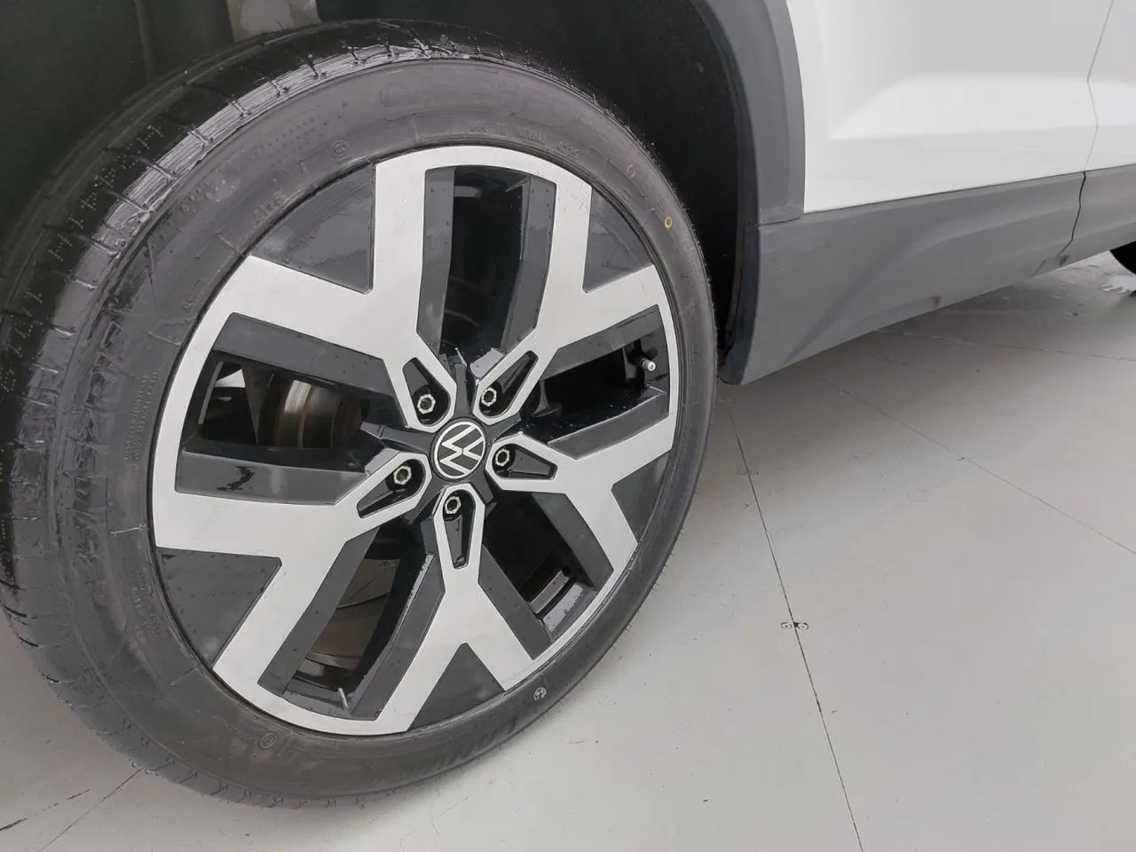 Volkswagen Taos Highline 1.4 250 TSI Flex Aut., foto 14 de 18