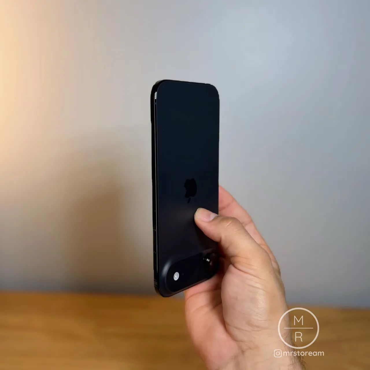 iPhone Air 256gb / 20 dias de uso / 18x vezes no cartão