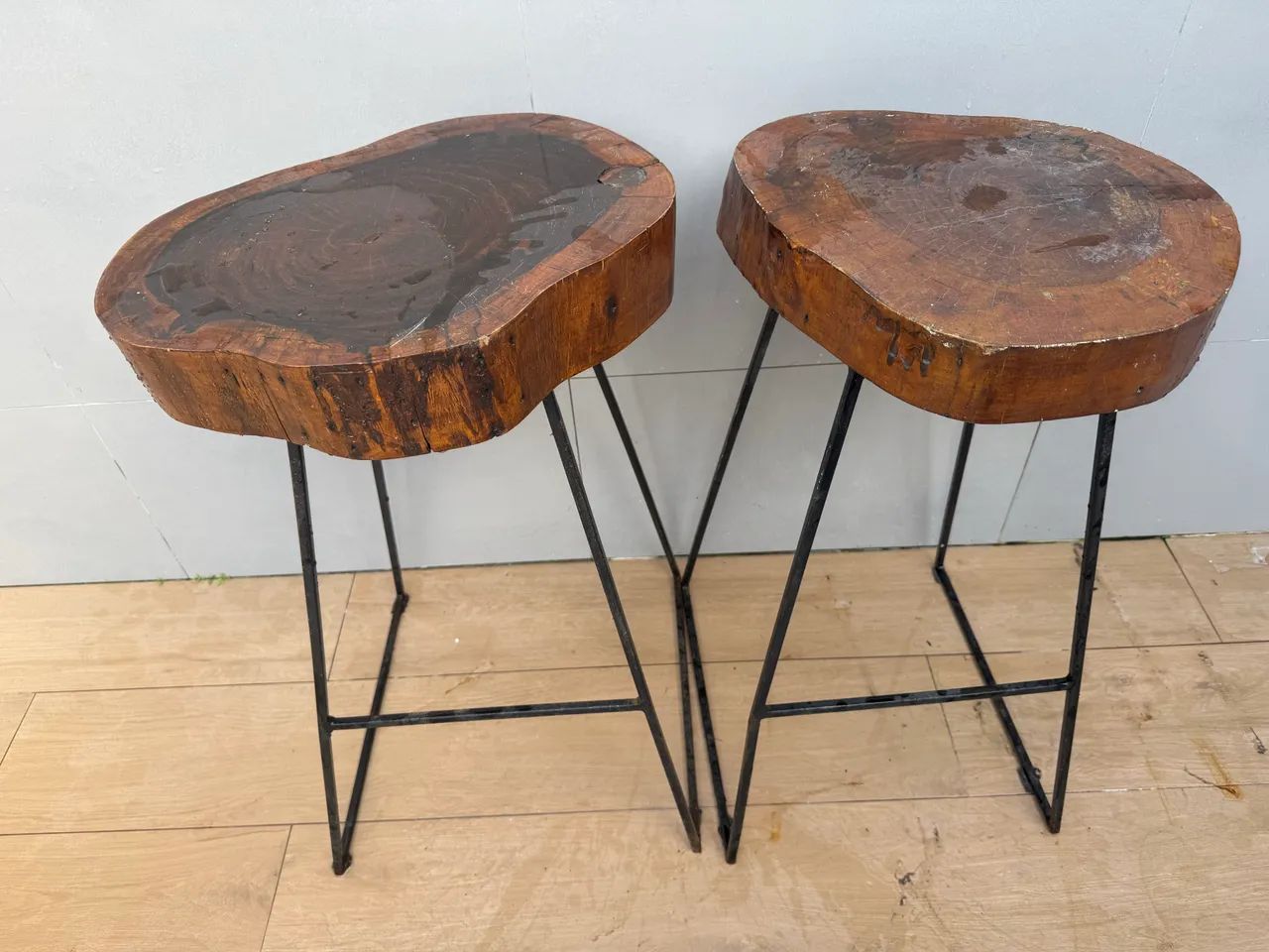Banquetas em madeira 70 x 40