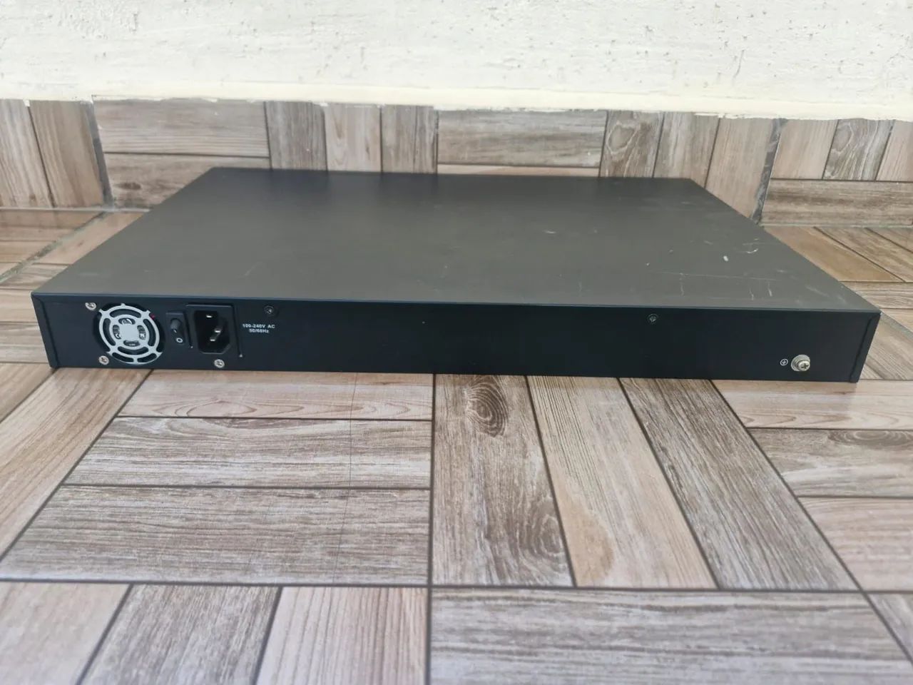 Switch Intelbras SF 1822 Hi-PoE 16 portas<br><br>portas
