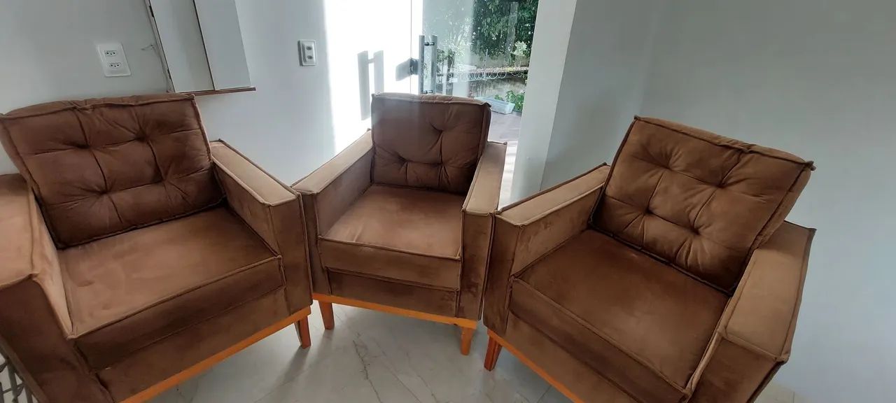 Conjunto com 3 Poltronas em Suede Marrom - Excelente Estado - R$ 1.000 - Foto 5
