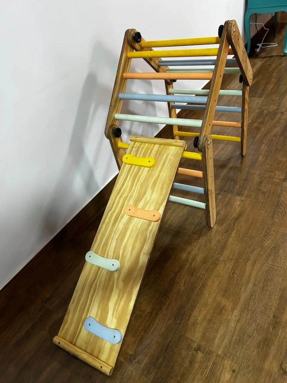 Triângulo de Pikler articulado