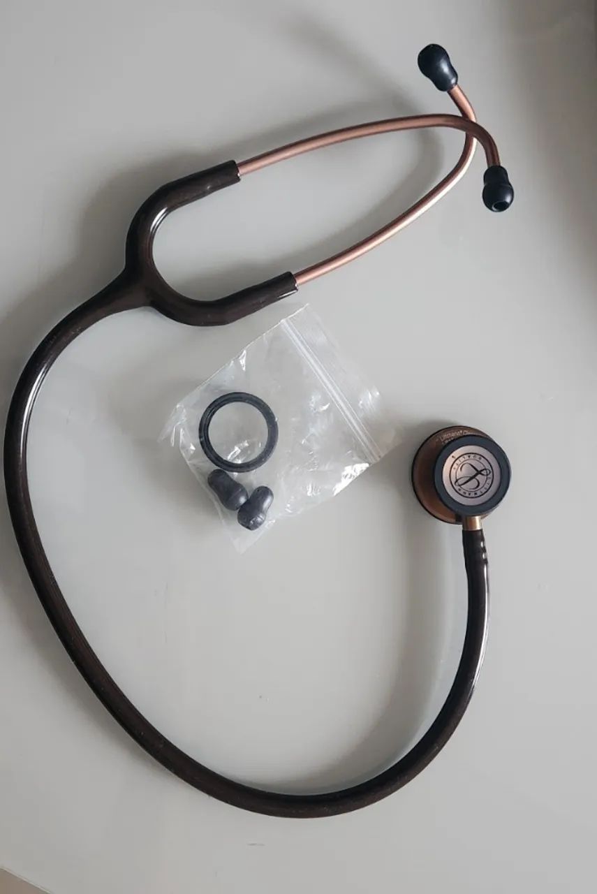 Estetoscópio Littmann Classic III marrom