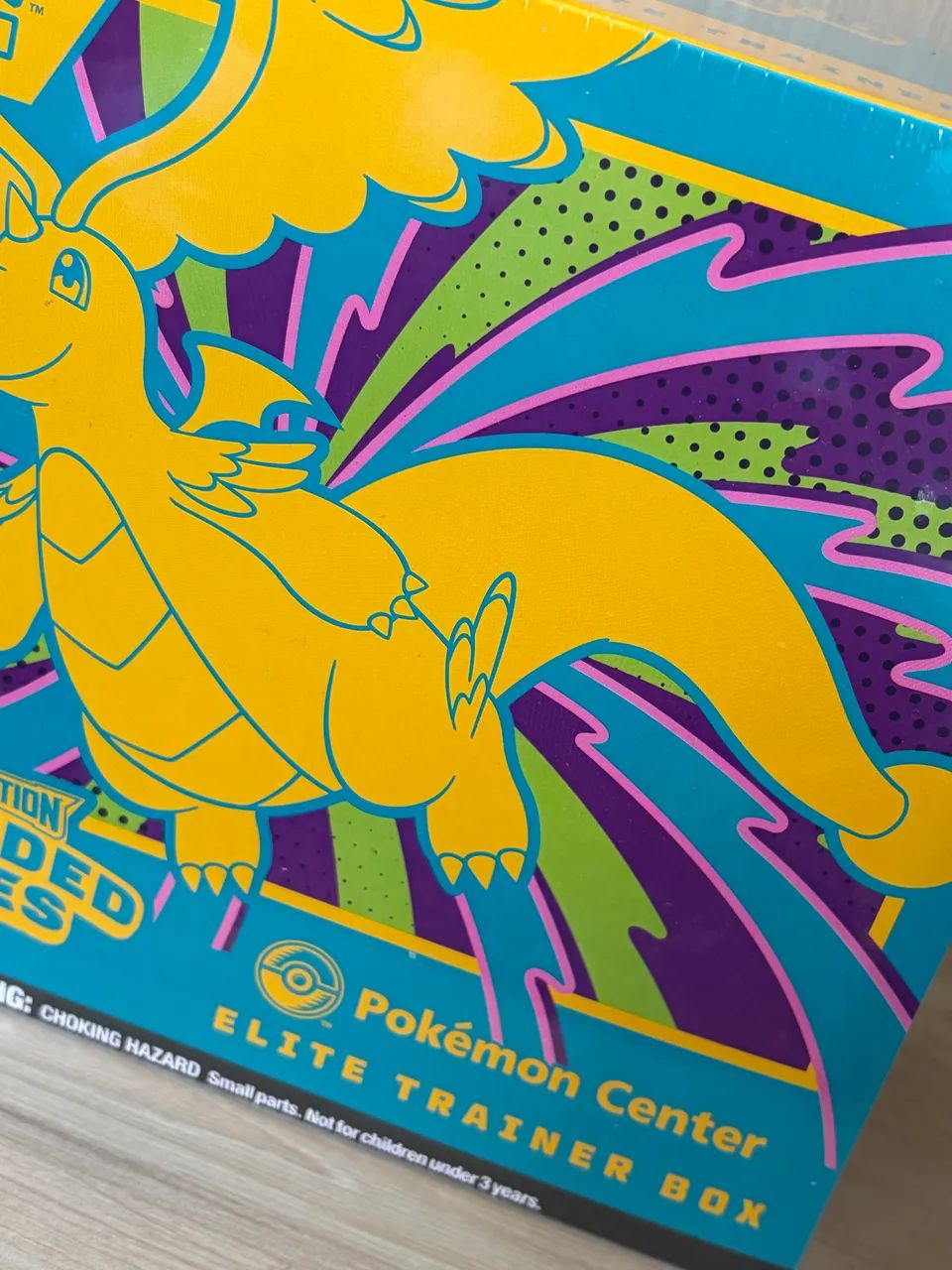 Pokémon - Elite Trainer Box POKEMON CENTER Exclusiva (inglês