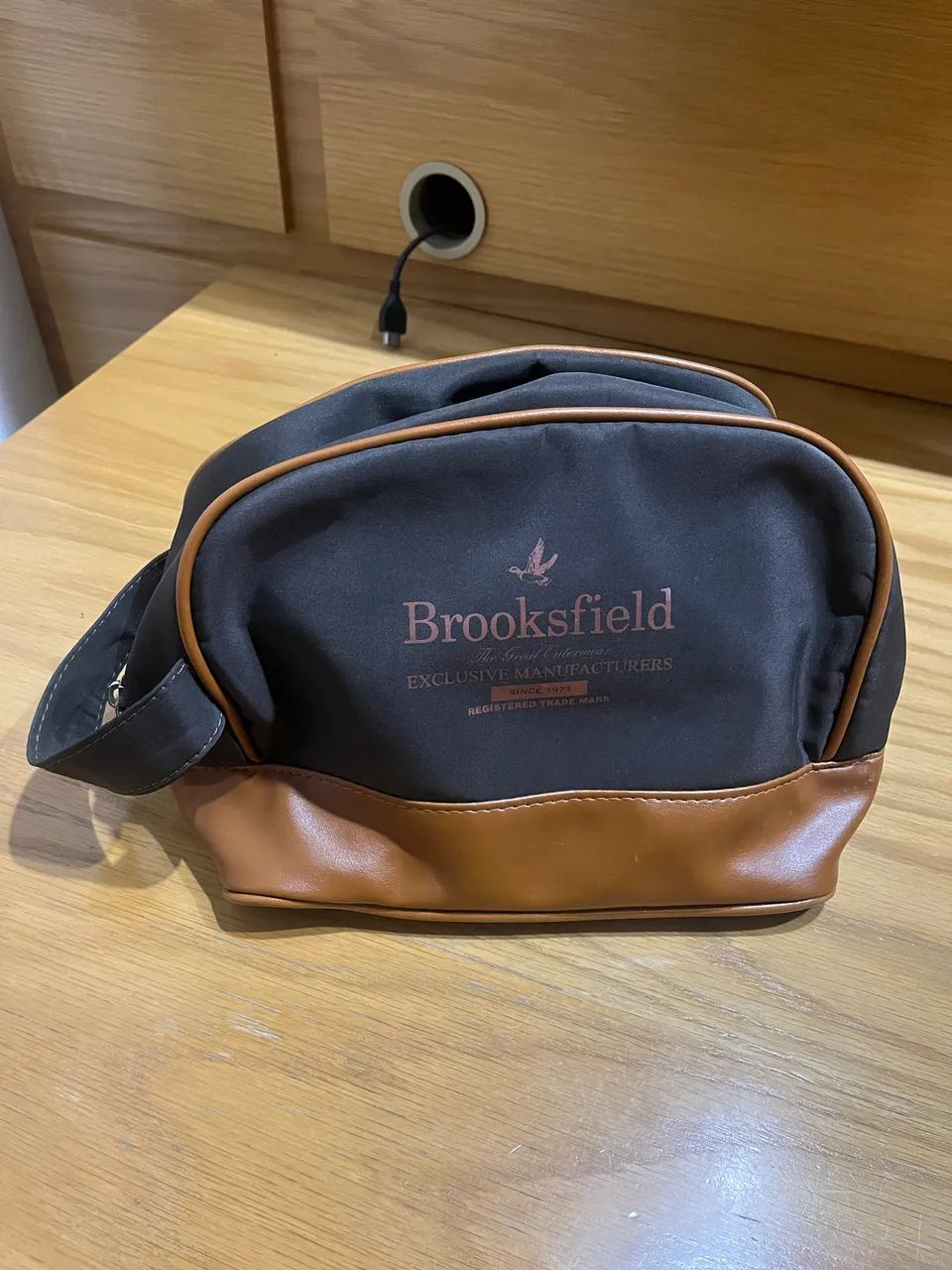 Necessaire Brooksfield