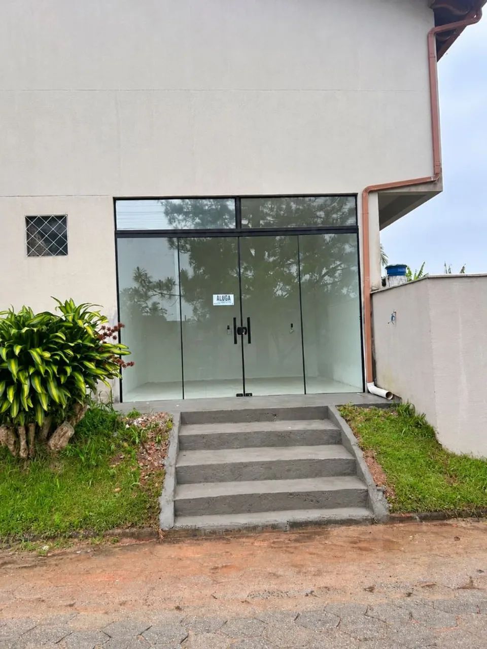 Alugo caminho da guarda do Embaú 