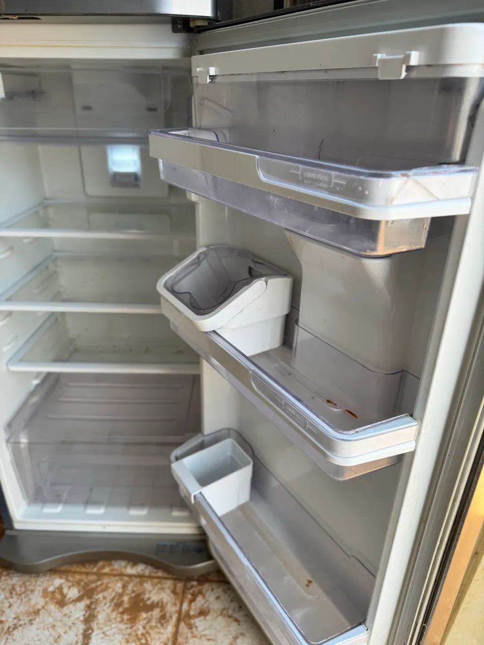 Geladeira de inox Eletrolux - Foto 3
