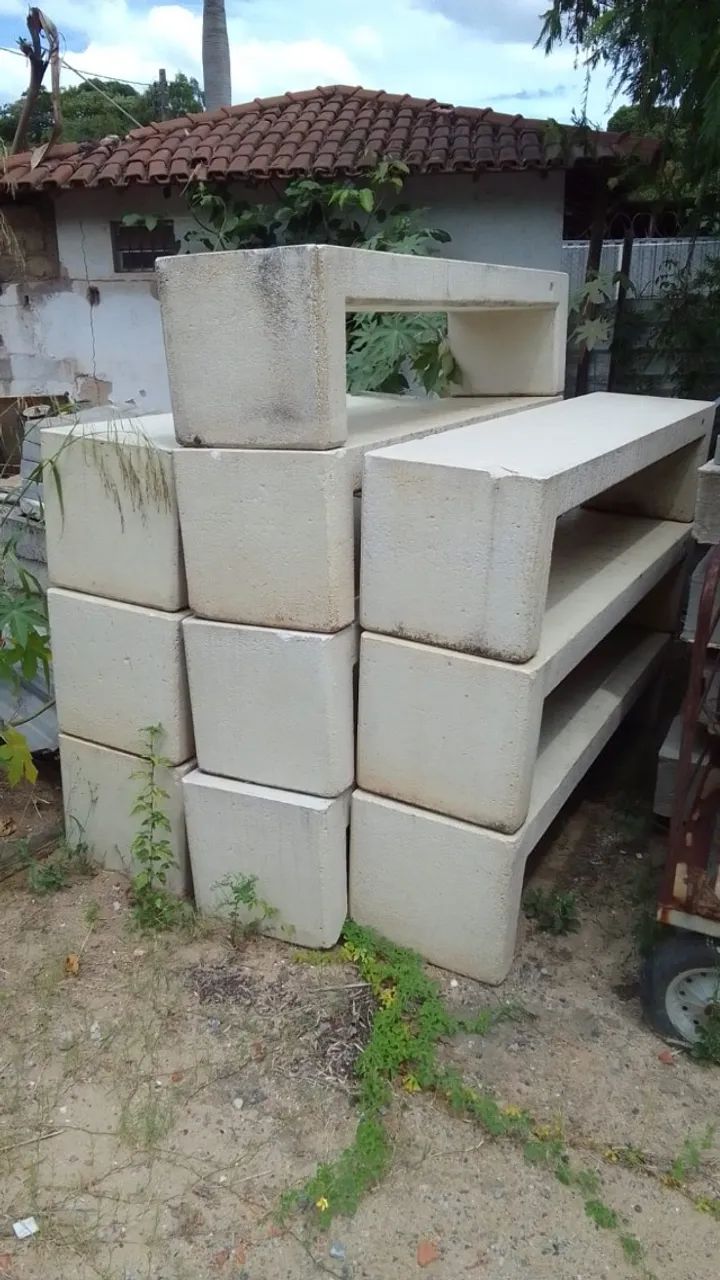 BANCO DE CONCRETO RETO SEM ENCOSTO PARA PRAÇAS E JARDINS