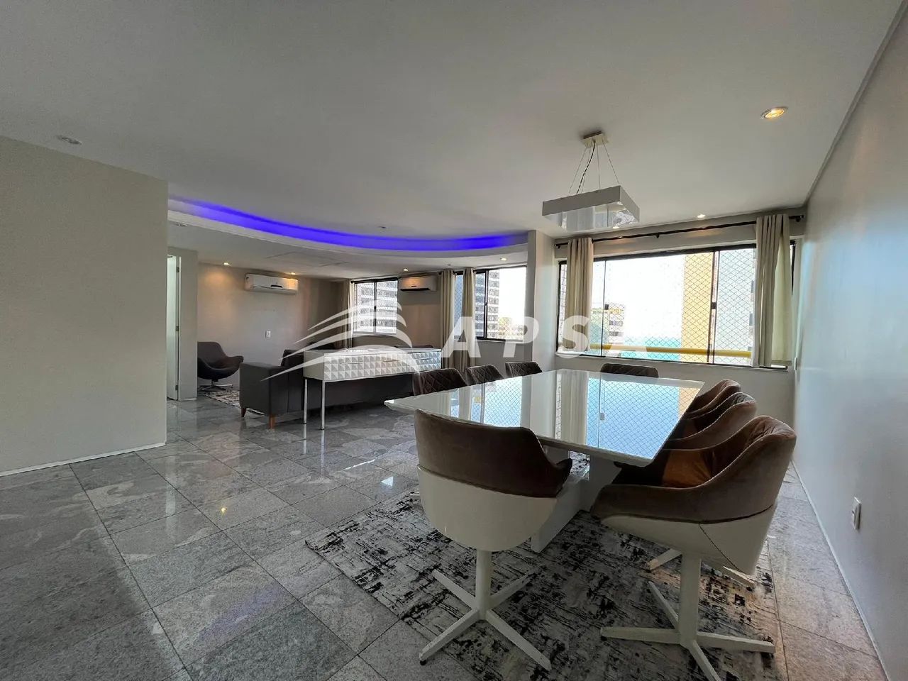 A POUCOS PASSOS DA PRAIA DE IRACEMA, ESTE APARTAMENTO DE 127M² REÚNE AMPLITUDE, SOFISTICAÇ - Foto 4