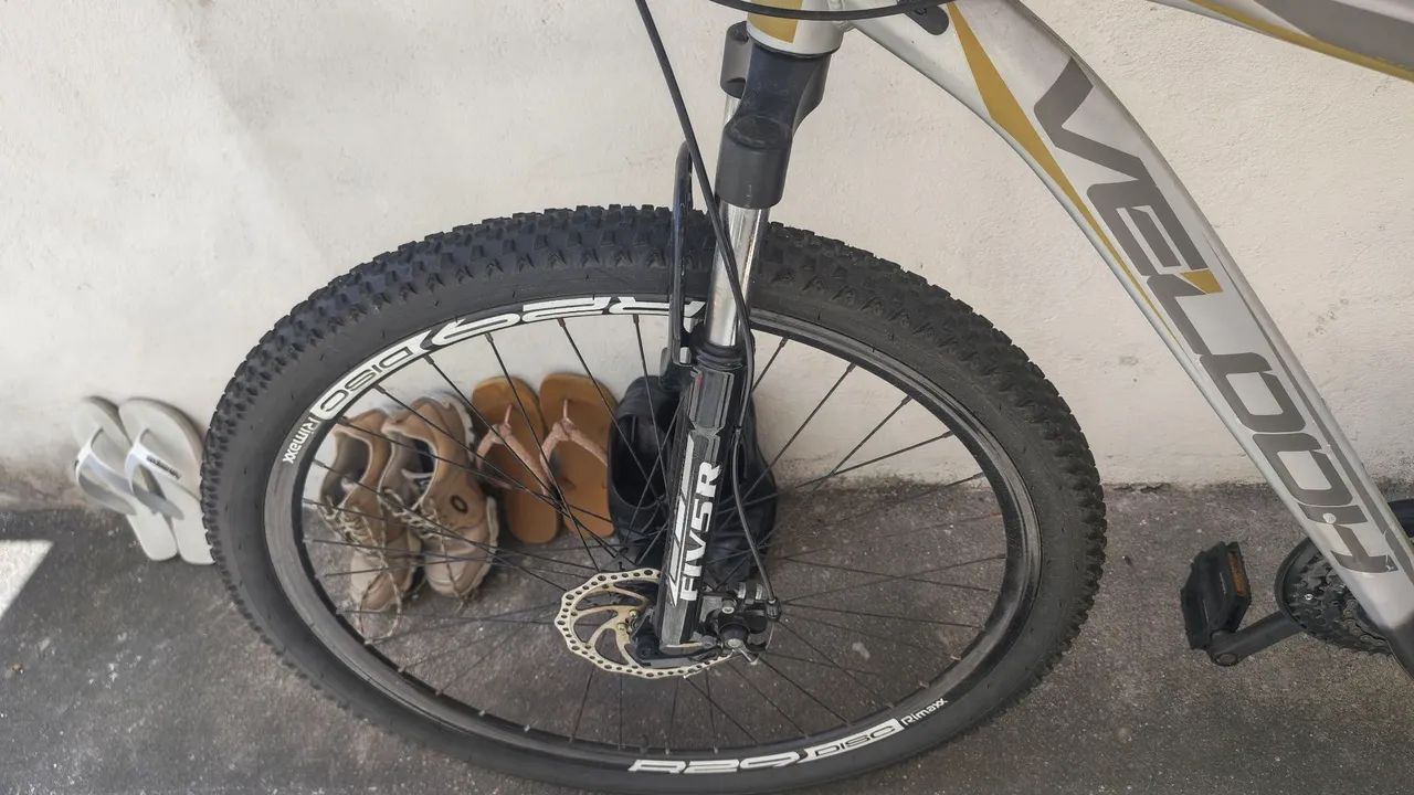 Bicicleta aro 29 em perfeito estado  - Foto 3