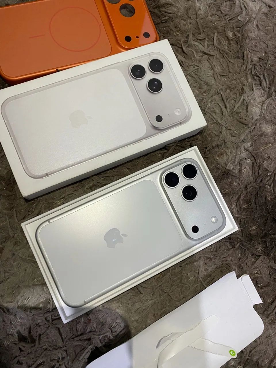 iPhone 17promax silver - Foto 3
