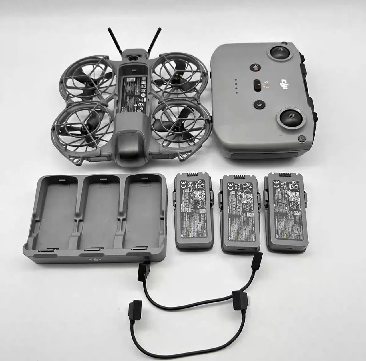 DRONE DJI NEO 2 FLY MORE COMBO EXTREMAMENTE NOVO 