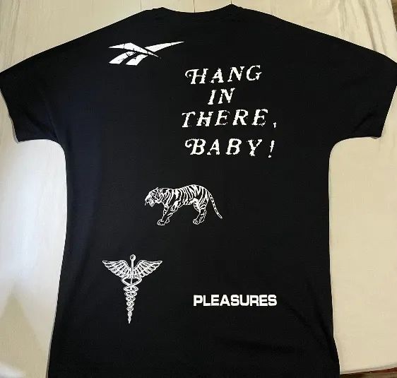 camiseta pleasures x reebok preta oversized - Foto 3
