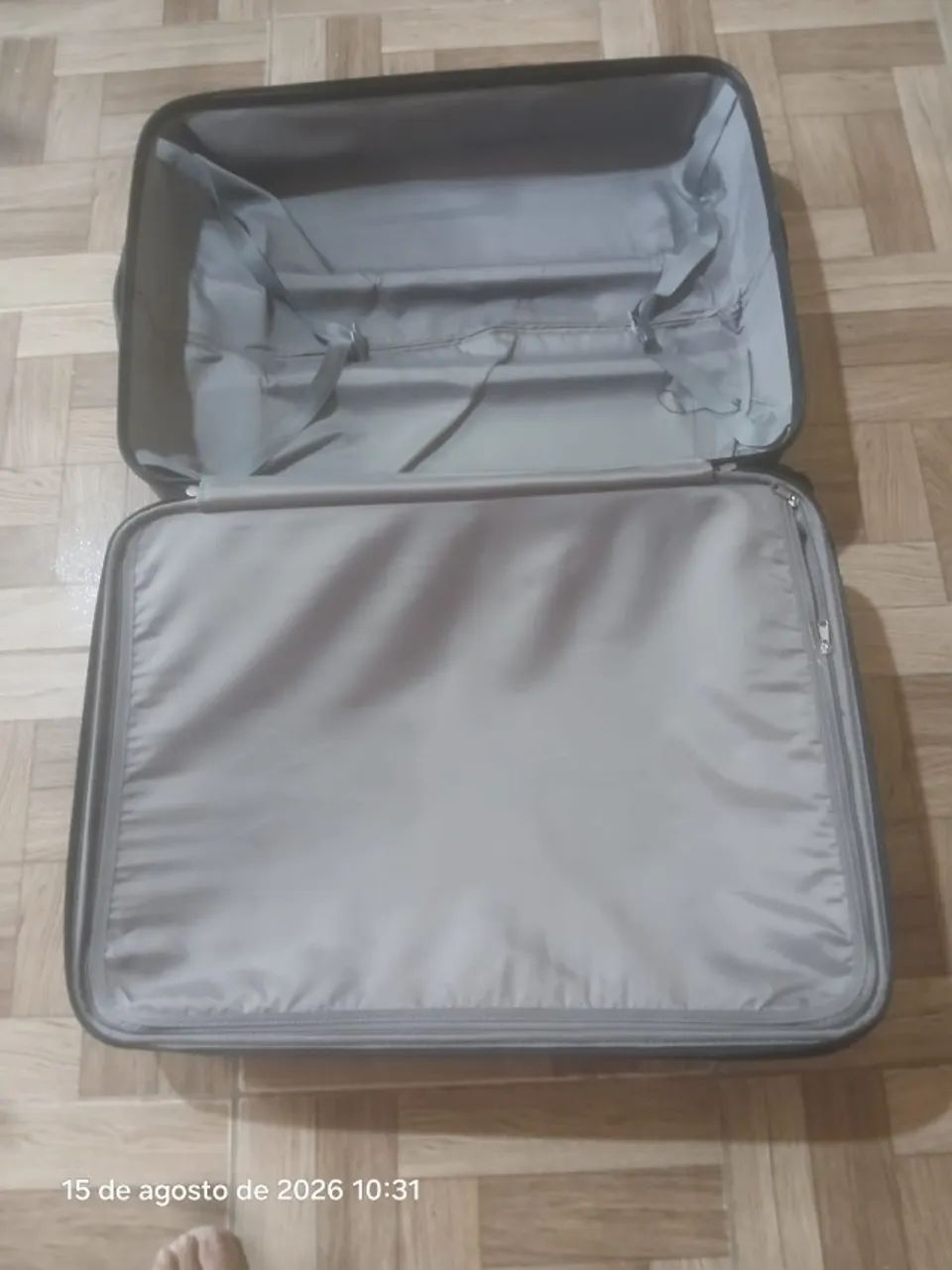 Mala Samsonite Preta com Cadeado TSA - Usada - Foto 4