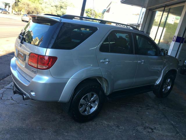 Toyota - Hilux SW4 SRV D4-D 4x4 3.0 TDI Diesel Aut Prata 2007 - Foto 3