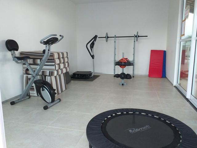 Linda casa em condomínio com ótima localização - Foto 18