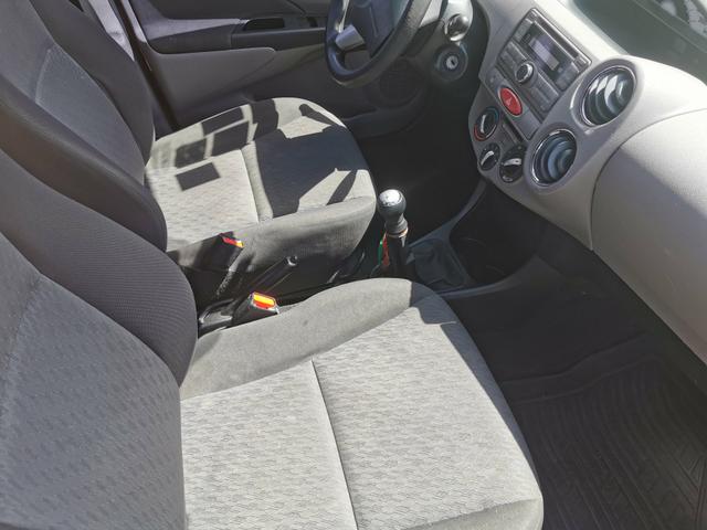 Toyota etios sedam 2013 xls 1.5 27.900,00 - Foto 8