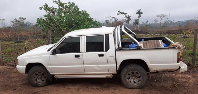 Vendo uma L 200