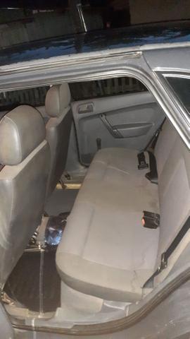 Vendo Esse gol 1.0 BASICO carro bem conservado tanto a lata quanto o motor - Foto 5