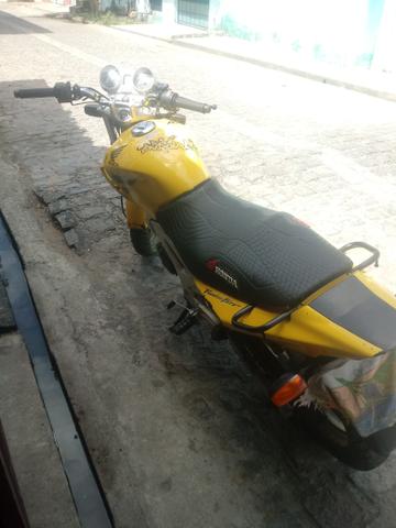 Vendo ou troco por carro moto Twist 2008