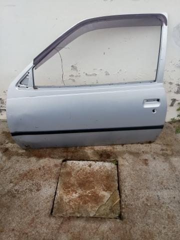 Porta esquerda kadett motorista com detalhe
