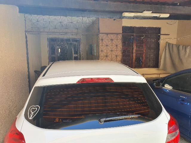 Vende-se casa em excelente endereço - Foto 2