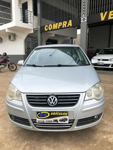 Volkswagen - Polo Sedan 1.6 - 2012