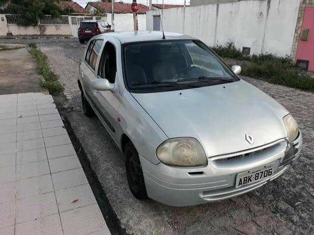 Clio 2001