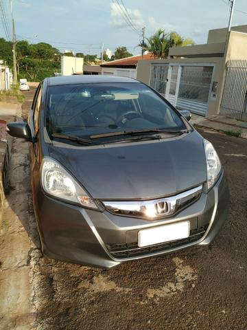 Honda Fit 13/14 automático IPVA pago - Foto 6