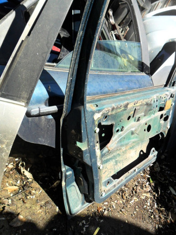 Porta dianteira golf 94/98 lado esquerdo original lado motorista - Foto 4