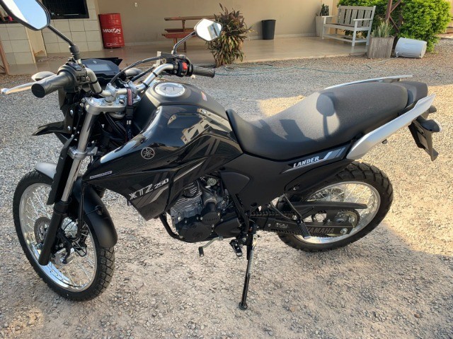 XTZ 250 LANDER 2022