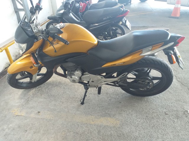 CB 300