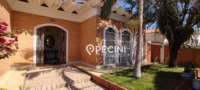 Casa para venda com 6 quartos, no Jardim São Paulo em Rio Claro.