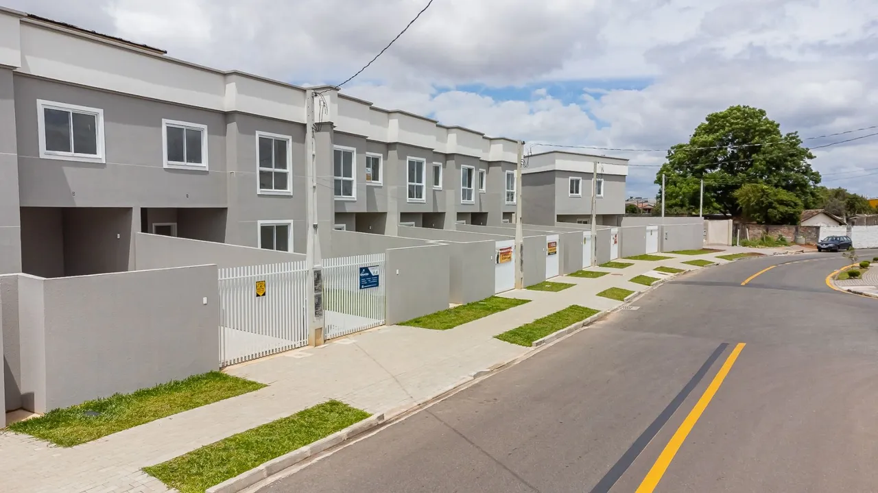 Sobrado no UBERABA com 3 quartos à venda, 102 m² por R$ 537.000 - Uberaba - Curitiba/PR