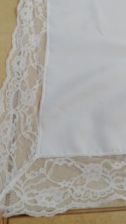 PROMOÇÃO! TOALHA DE MESA RETANGULAR BRANCA COM RENDA- NOVA-FINAL DE ANO - Foto 2