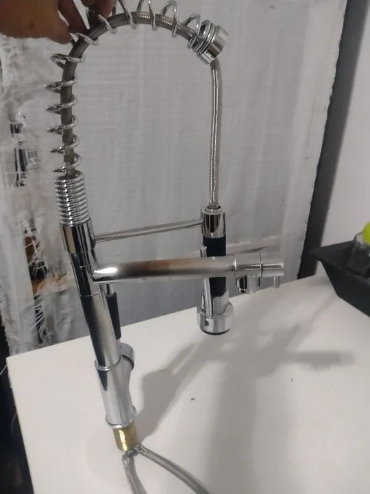 Torneira de Cozinha com Bica Móvel - Cromada - Foto 4