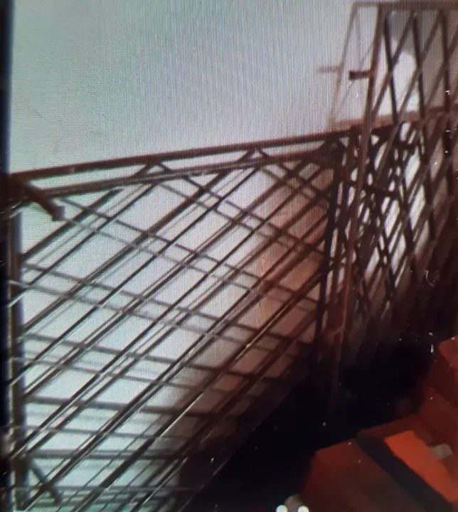 GRADES NOVAS, PRATIADAS.