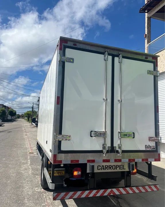 Caminhão Baú - Carropel Refrigerado - Foto 5