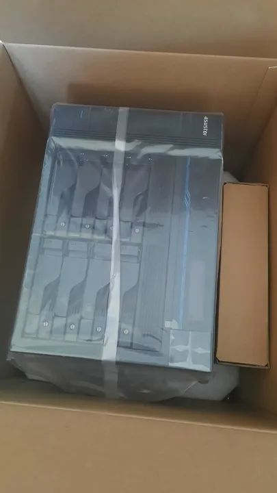 Storage Asustor 8 Baias AS6510T - Intel ATOM C3538 2.1GHz (Quad-Core), 8GB DDR4, 2x 10GbE - Foto 6