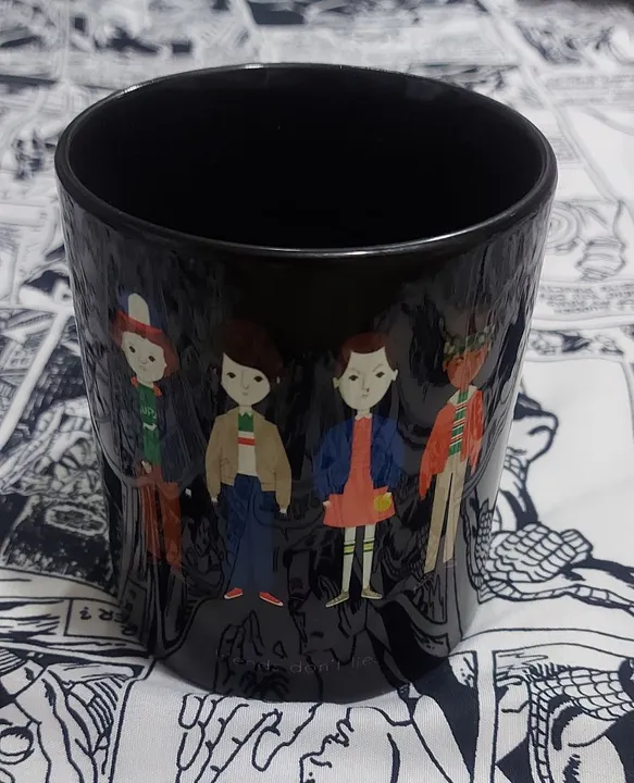 Caneca Stranger Things - Friends Don't Lie