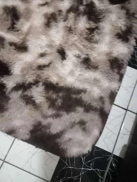 Tapete Peludo Bege e Marrom - Foto 2